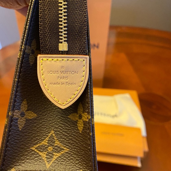 Louis Vuitton Clutch - Picture 2 of 4